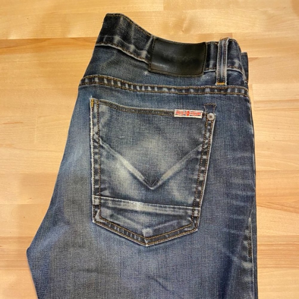 HUDSON JEANS Byron Straight Fit Jeans